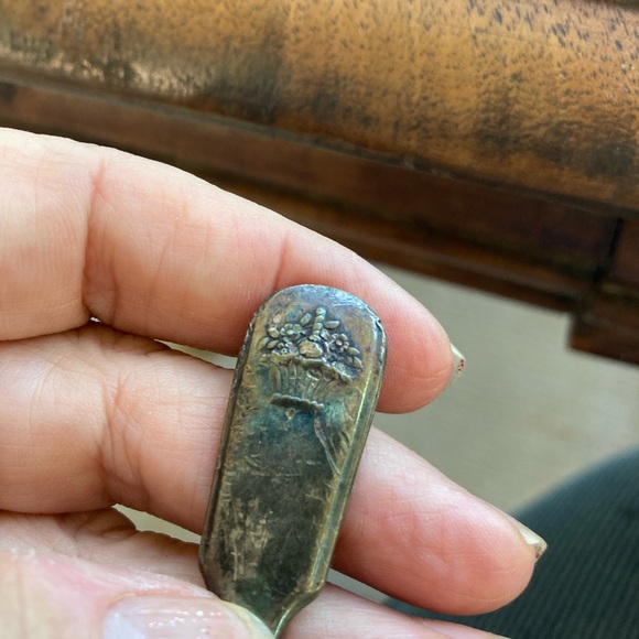 Antique Lunt silver plate baby fork. Beautiful old patina - Picture 7 of 7